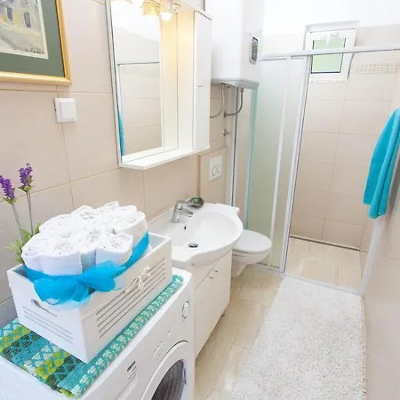 펜션 House With A Parking Space Gornji Tucepi, Makarska - 11370 *